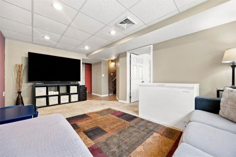 4416 Wenig Road NE Cedar Rapids IA 52402
