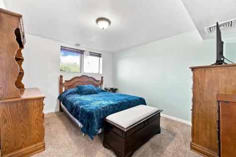 4416 Wenig Road NE Cedar Rapids IA 52402
