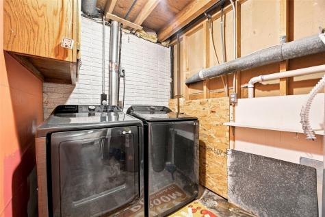 4416 Wenig Road NE Cedar Rapids IA 52402