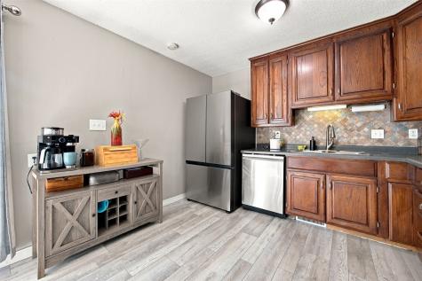 4416 Wenig Road NE Cedar Rapids IA 52402
