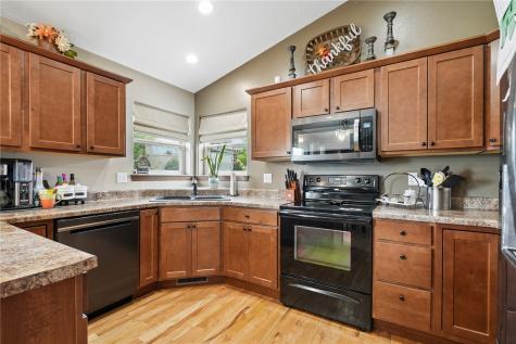 5027 Cotton Court SW Cedar Rapids IA 52404