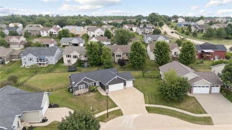5027 Cotton Court SW Cedar Rapids IA 52404