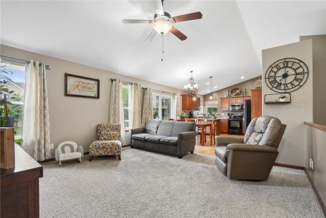 5027 Cotton Court SW Cedar Rapids IA 52404