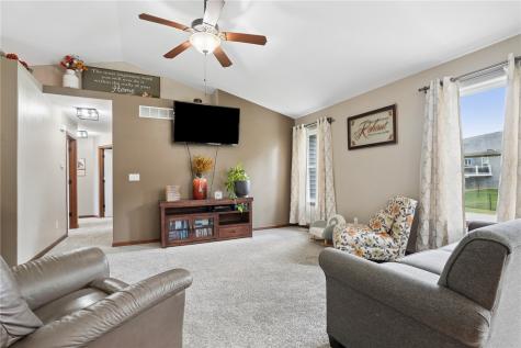 5027 Cotton Court SW Cedar Rapids IA 52404