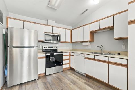 4627 1st Avenue SW Cedar Rapids IA 52405