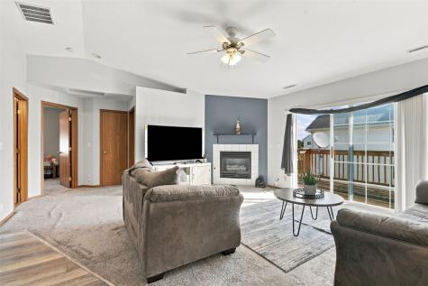 4627 1st Avenue SW Cedar Rapids IA 52405