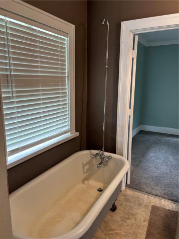 2963 NE Oakland Road Cedar Rapids IA 52402