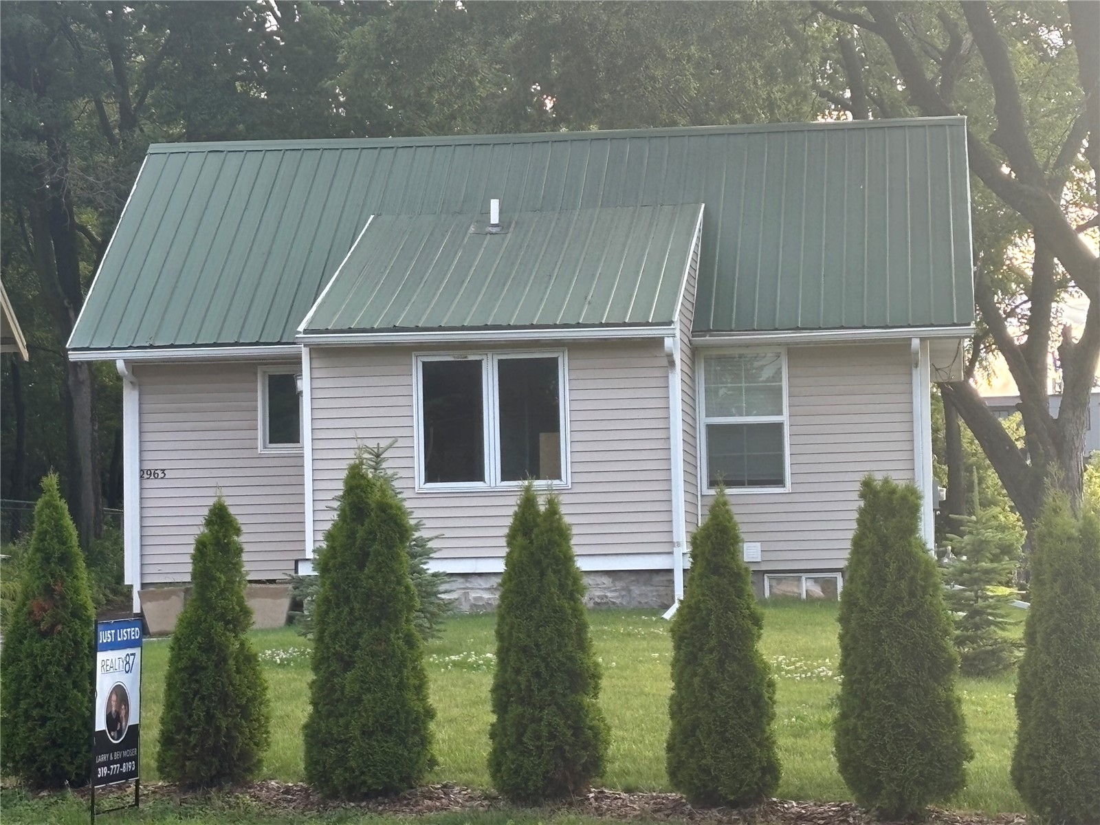 2963 NE Oakland Road Cedar Rapids IA 52402