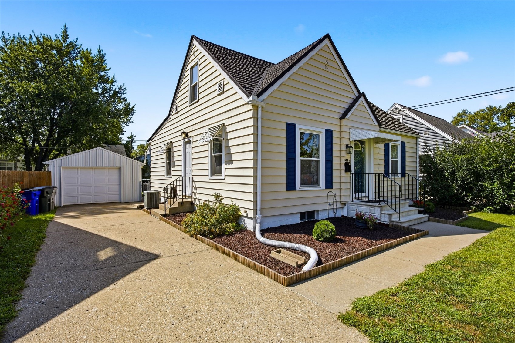 3223 Soutter Avenue SE Cedar Rapids IA 52403