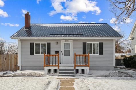 2036 Linn Boulevard Cedar Rapids IA 52403