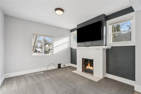 2036 Linn Boulevard Cedar Rapids IA 52403