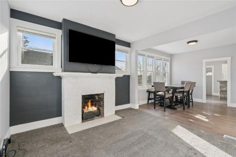 2036 Linn Boulevard Cedar Rapids IA 52403