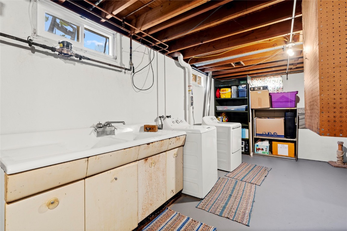1134 Center Street NE Cedar Rapids IA 52402