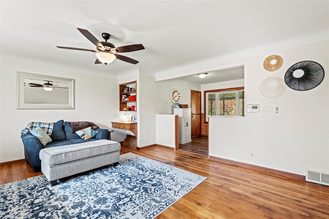 1134 Center Street NE Cedar Rapids IA 52402