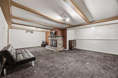 5411 Alburnett Road Marion IA 52302