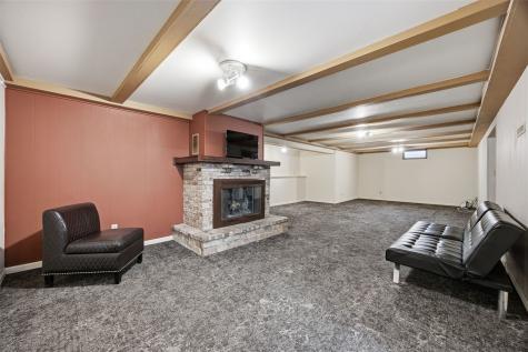 5411 Alburnett Road Marion IA 52302