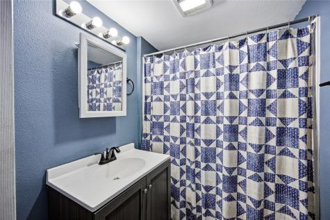 304 Maple Street Urbana IA 52213