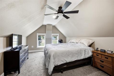 304 Maple Street Urbana IA 52213
