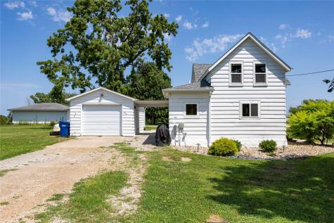 304 Maple Street Urbana IA 52213