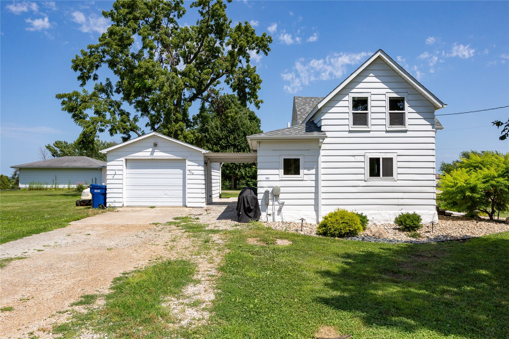 304 Maple Street Urbana IA 52213