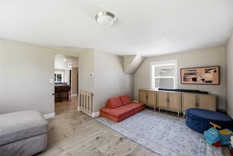 304 Maple Street Urbana IA 52213