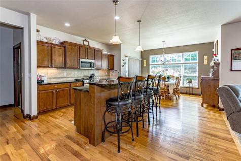 3509 Fitzroy Road Hiawatha IA 52233