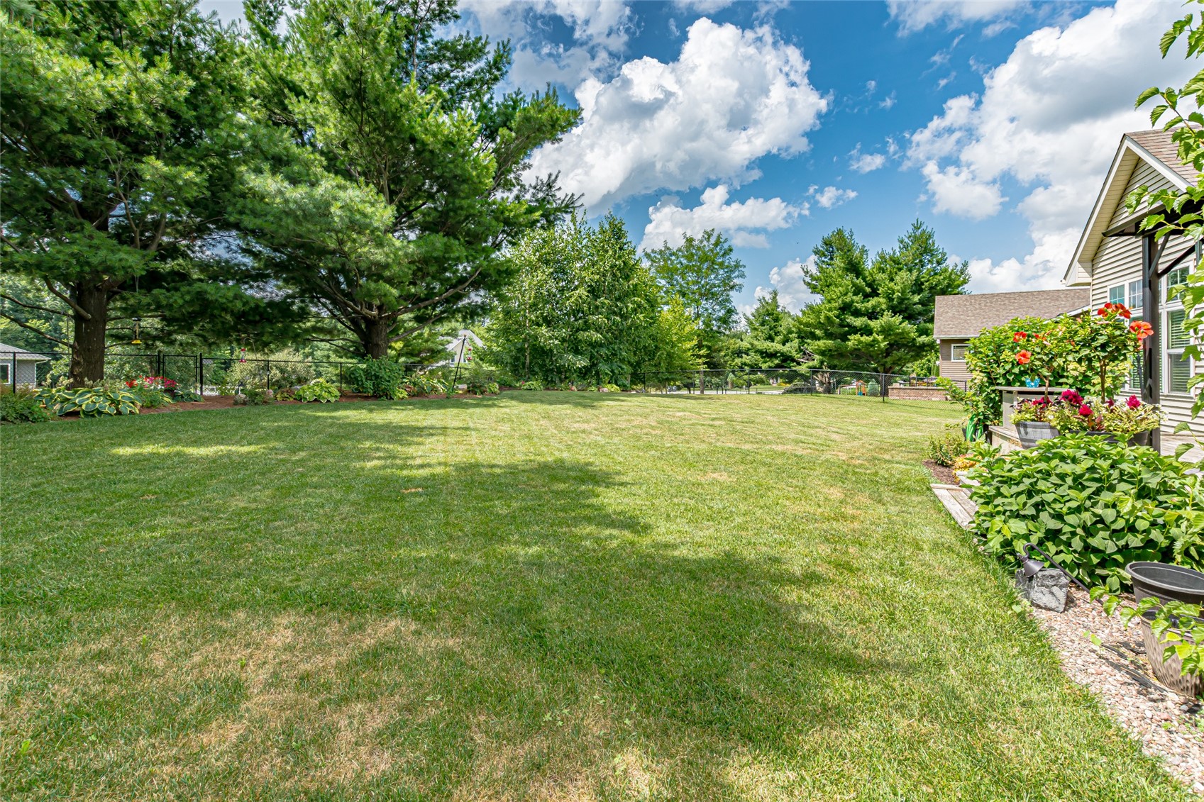 3509 Fitzroy Road Hiawatha IA 52233