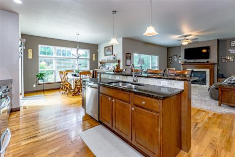 3509 Fitzroy Road Hiawatha IA 52233