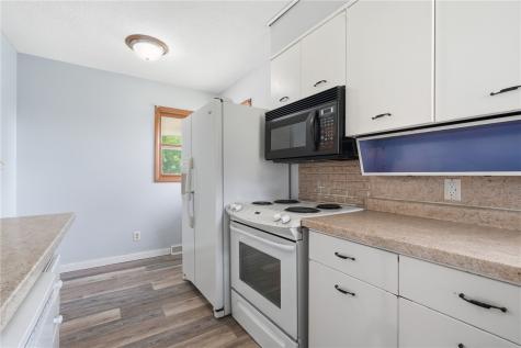 1672 10th Street NW Cedar Rapids IA 52305