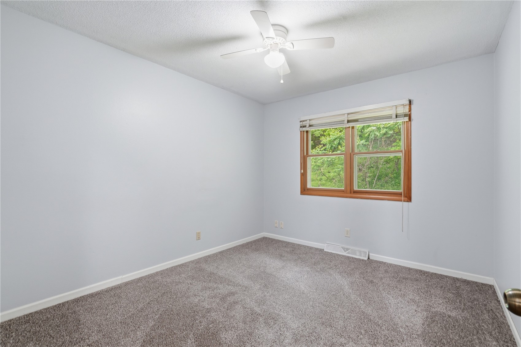 1672 10th Street NW Cedar Rapids IA 52305