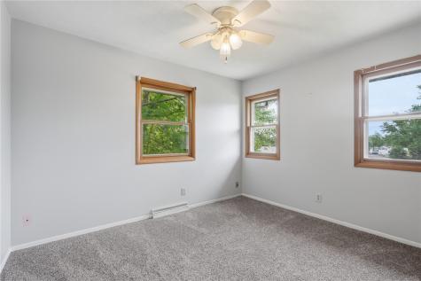 1672 10th Street NW Cedar Rapids IA 52305