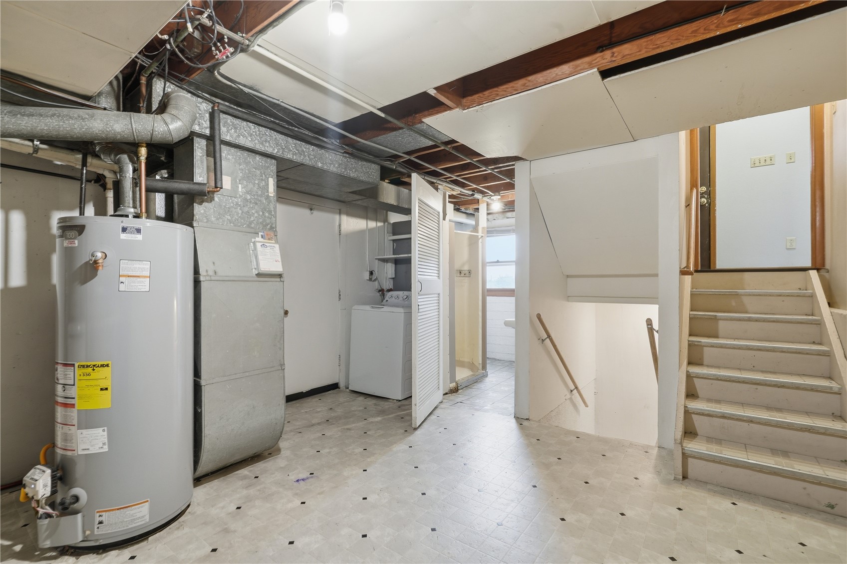 1672 10th Street NW Cedar Rapids IA 52305