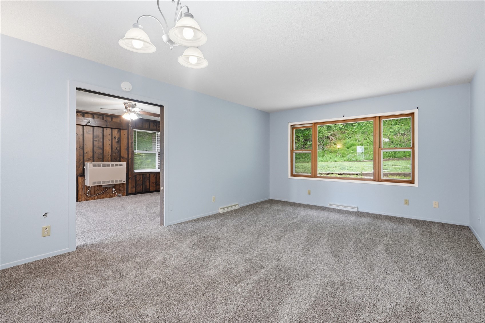 1672 10th Street NW Cedar Rapids IA 52305