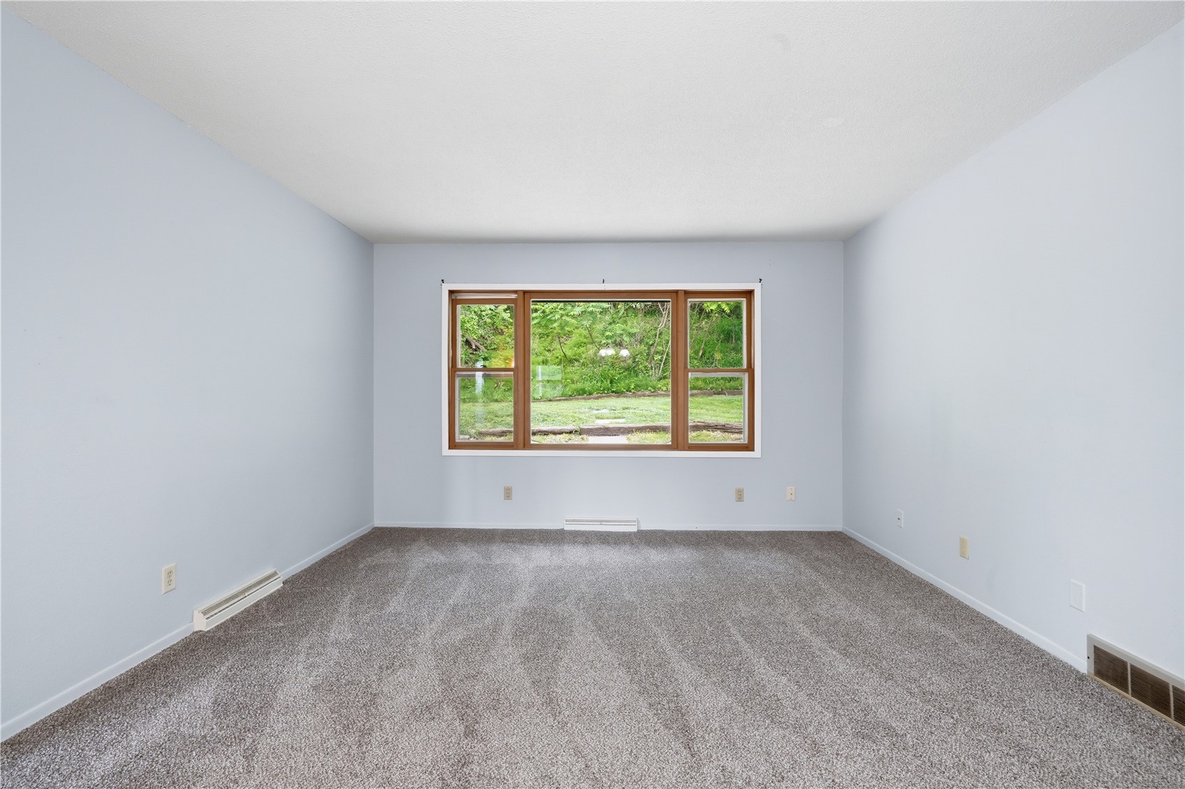 1672 10th Street NW Cedar Rapids IA 52305