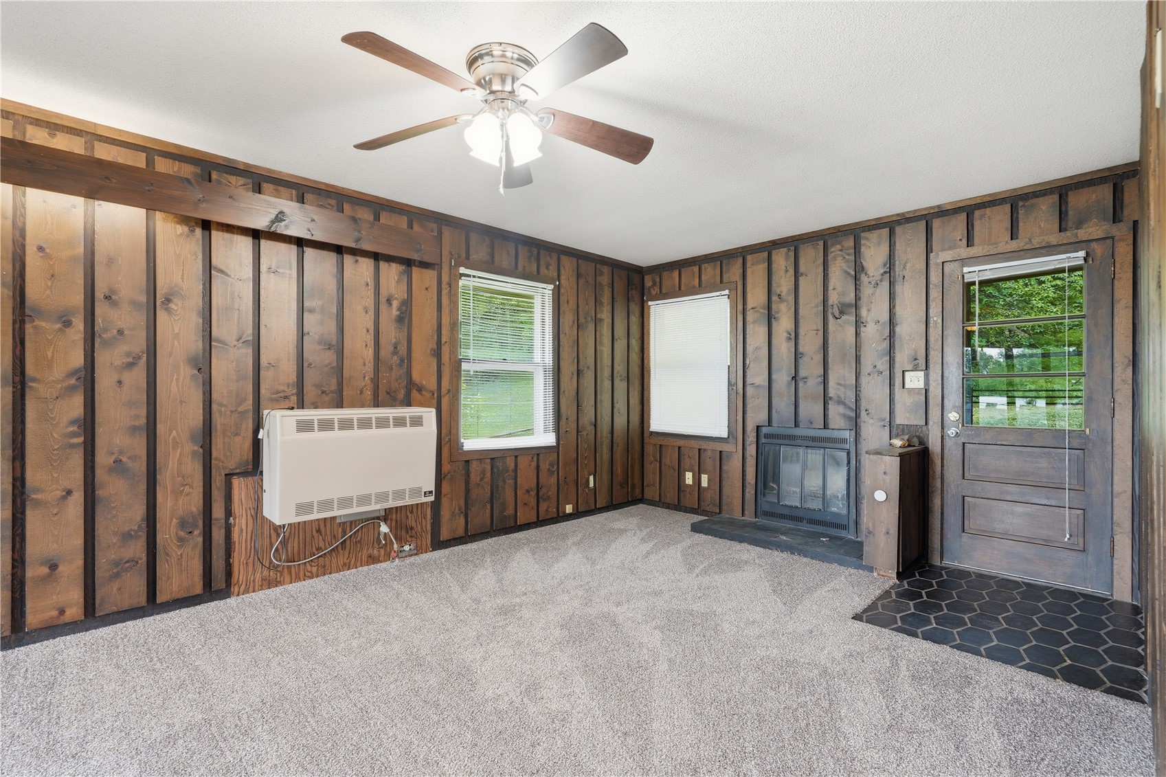 1672 10th Street NW Cedar Rapids IA 52305