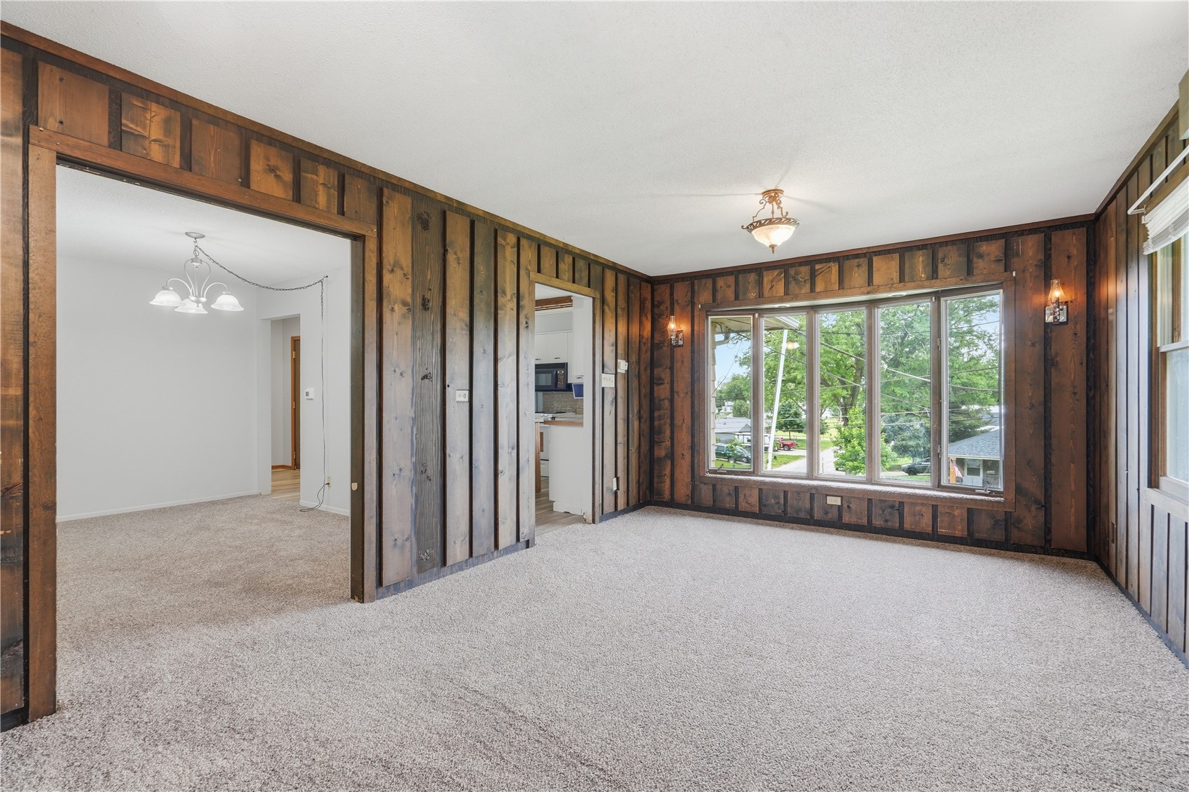 1672 10th Street NW Cedar Rapids IA 52305