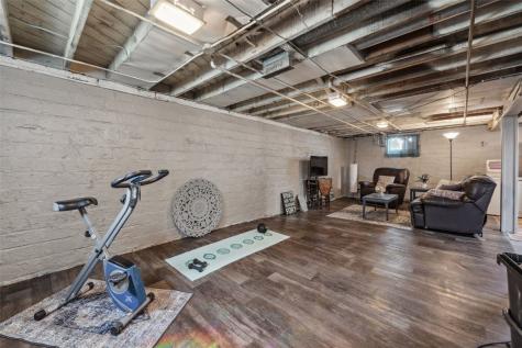 273 Highland Drive NW Cedar Rapids IA 52405
