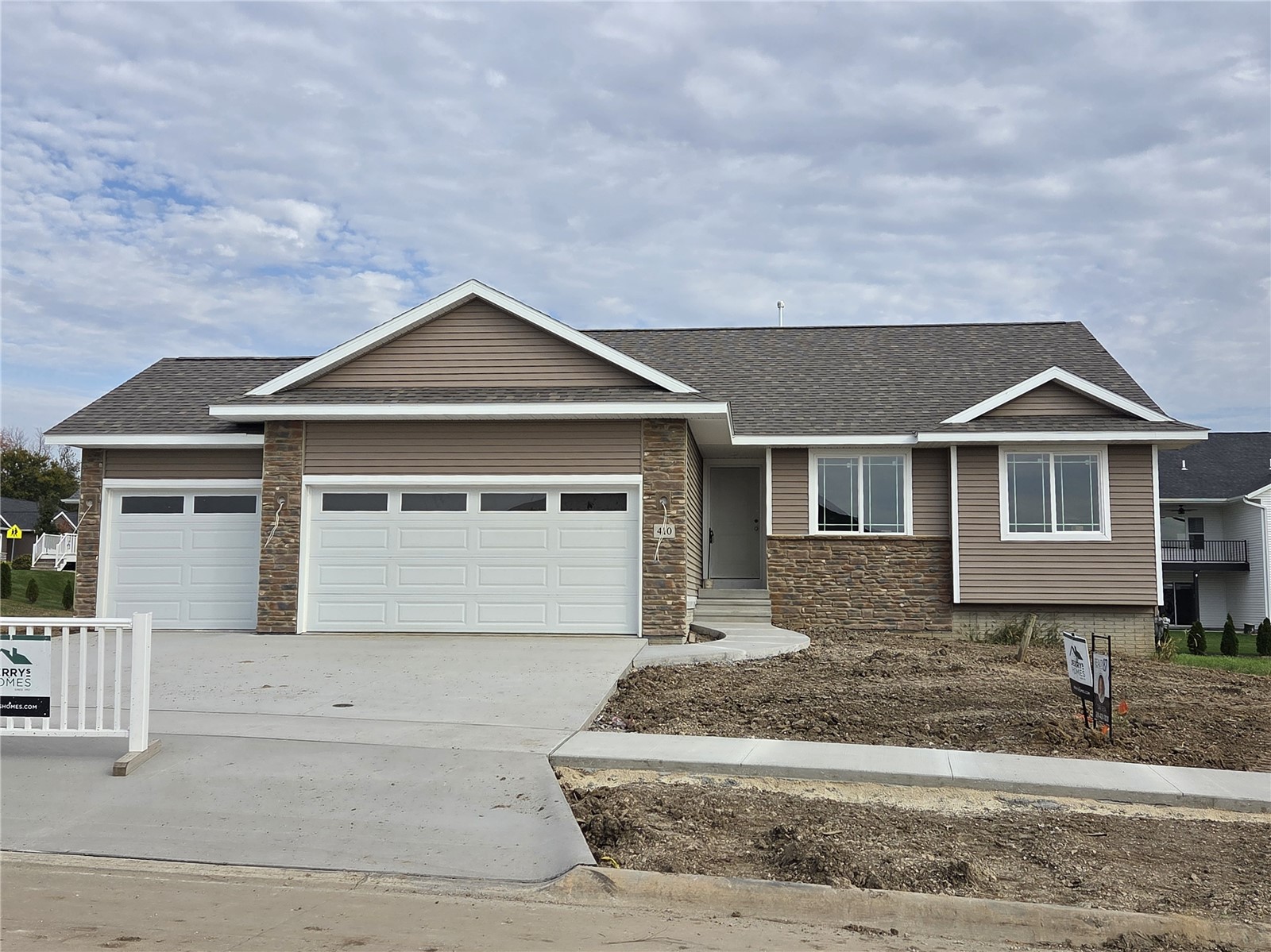 Mt Vernon IA, 410 16TH Place SW