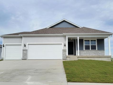 2877 Prairielight Drive Hiawatha IA 52233