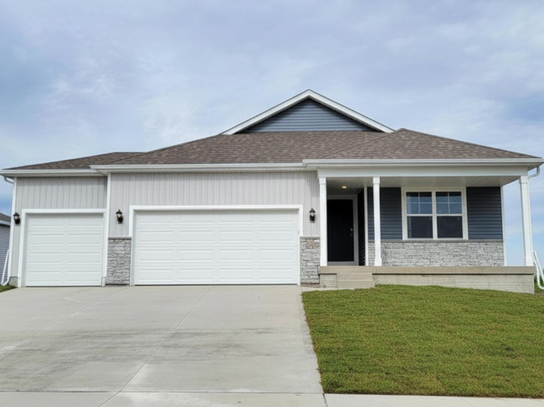 Hiawatha IA, 2877 Prairielight Drive