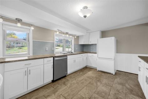 3908 Knollcrest NE Cedar Rapids IA 52402
