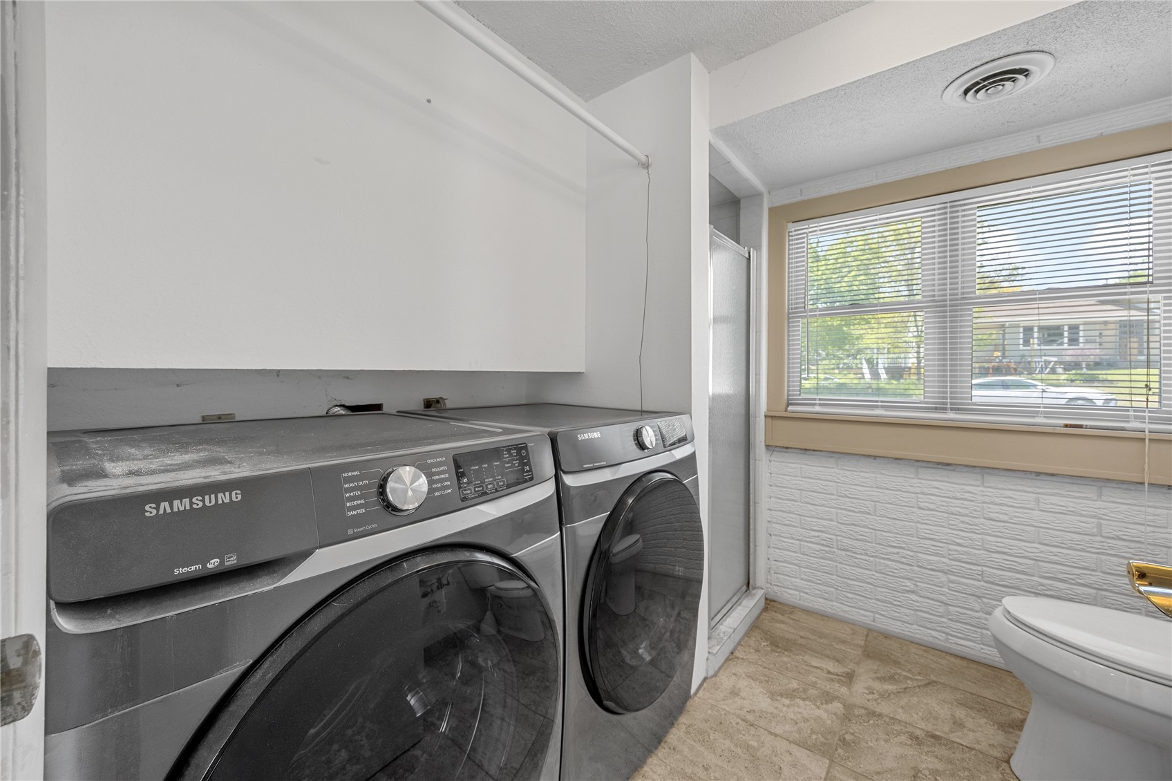 3908 Knollcrest NE Cedar Rapids IA 52402