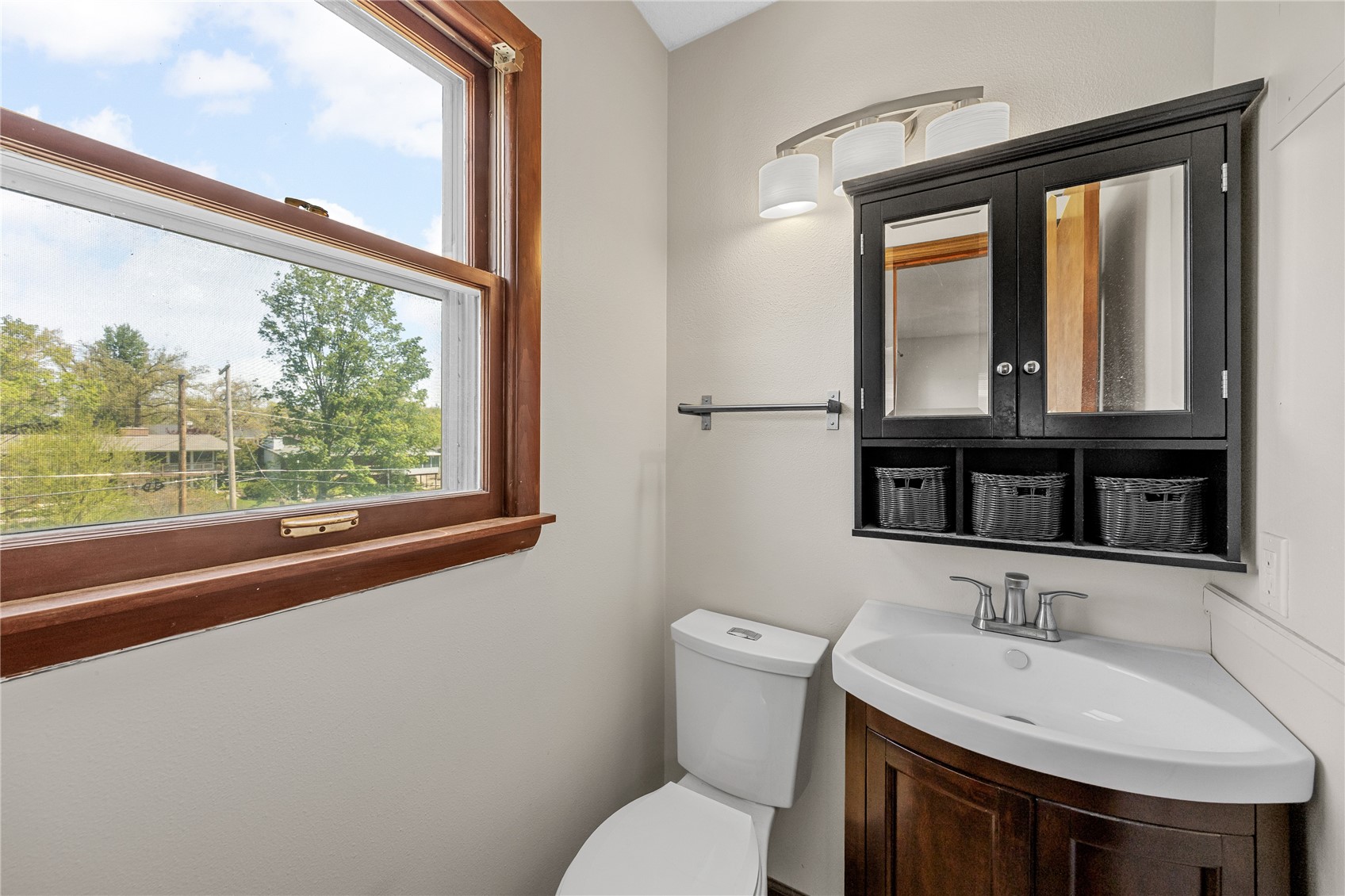 3908 Knollcrest NE Cedar Rapids IA 52402