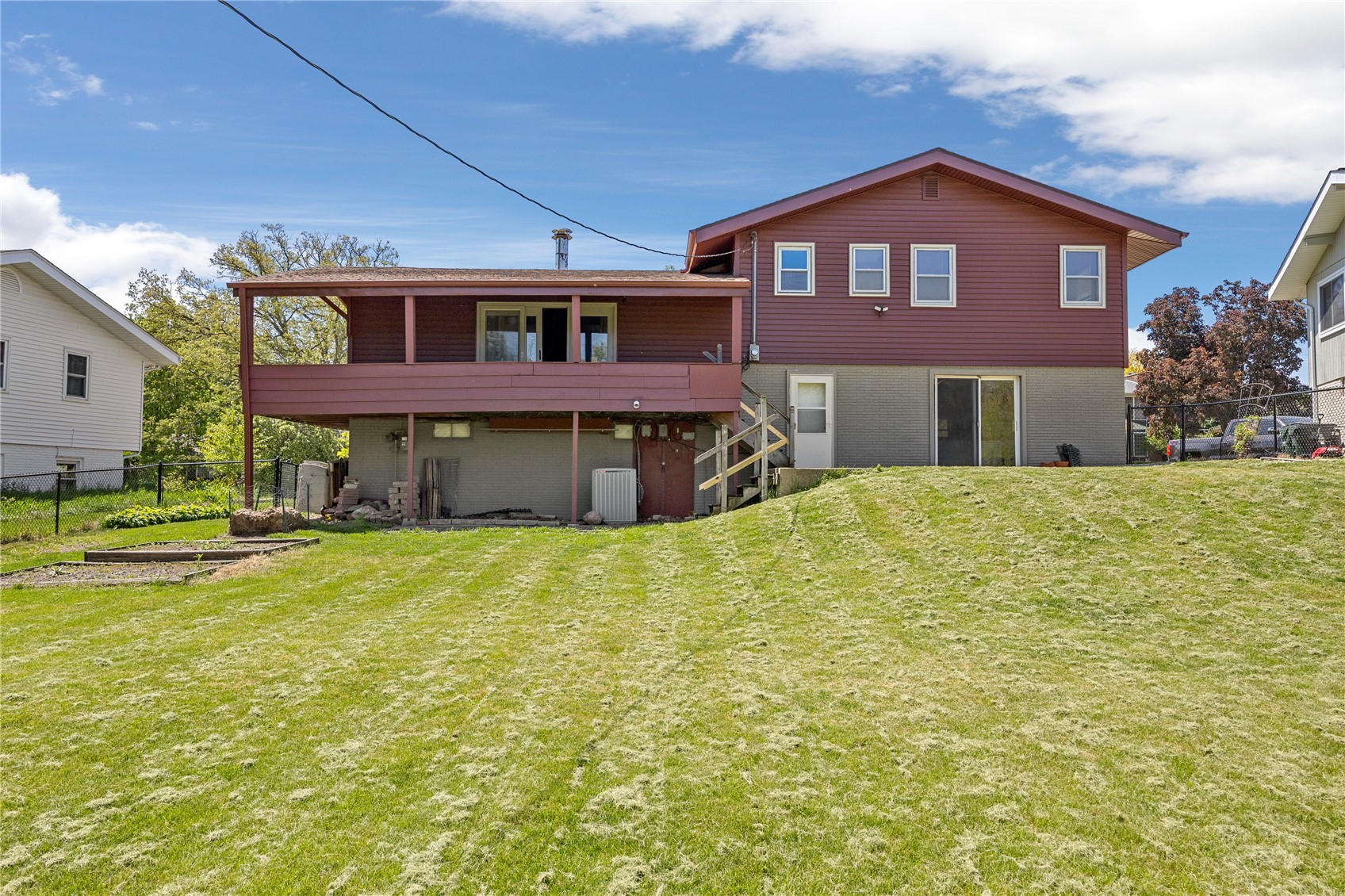 3908 Knollcrest NE Cedar Rapids IA 52402