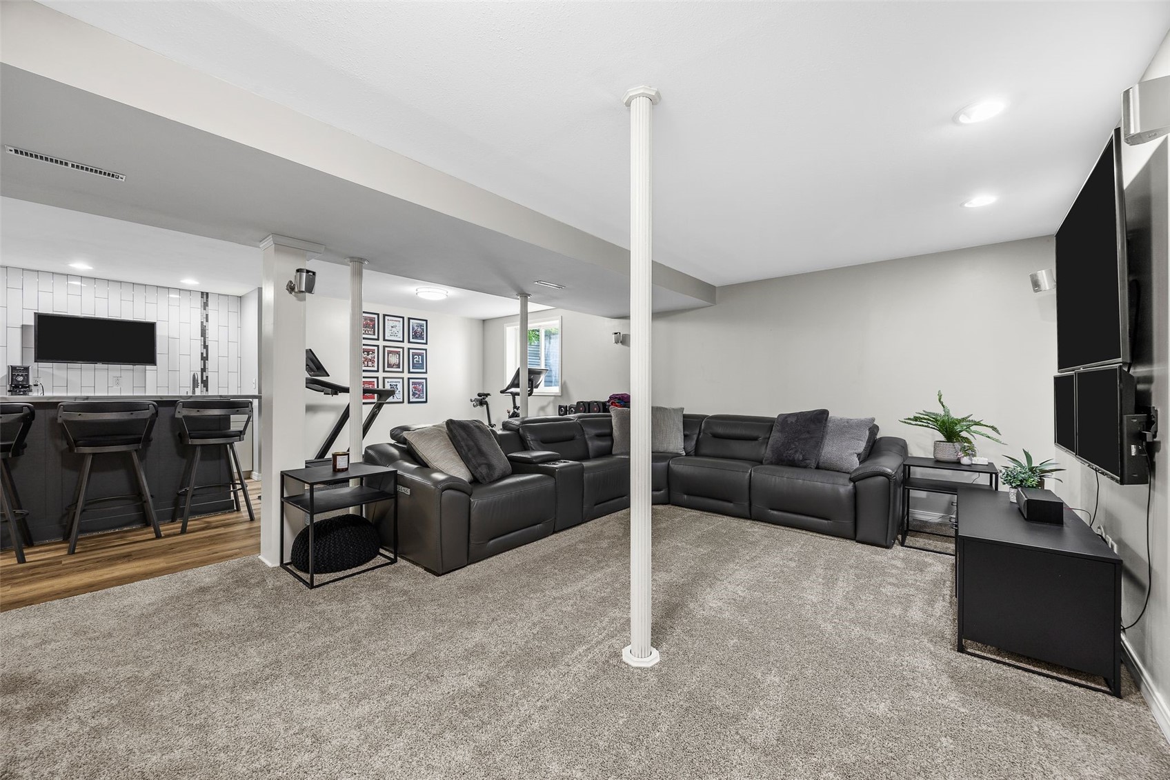 7112 Walden Road NE Cedar Rapids IA 52402