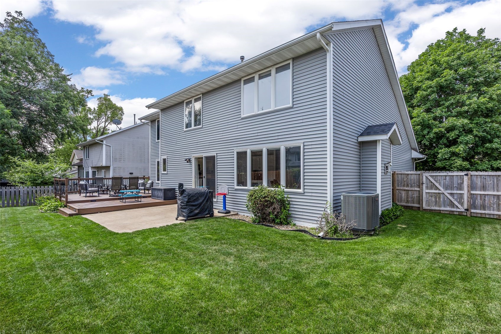 7112 Walden Road NE Cedar Rapids IA 52402