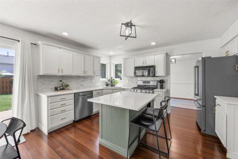 7112 Walden Road NE Cedar Rapids IA 52402