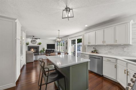 7112 Walden Road NE Cedar Rapids IA 52402