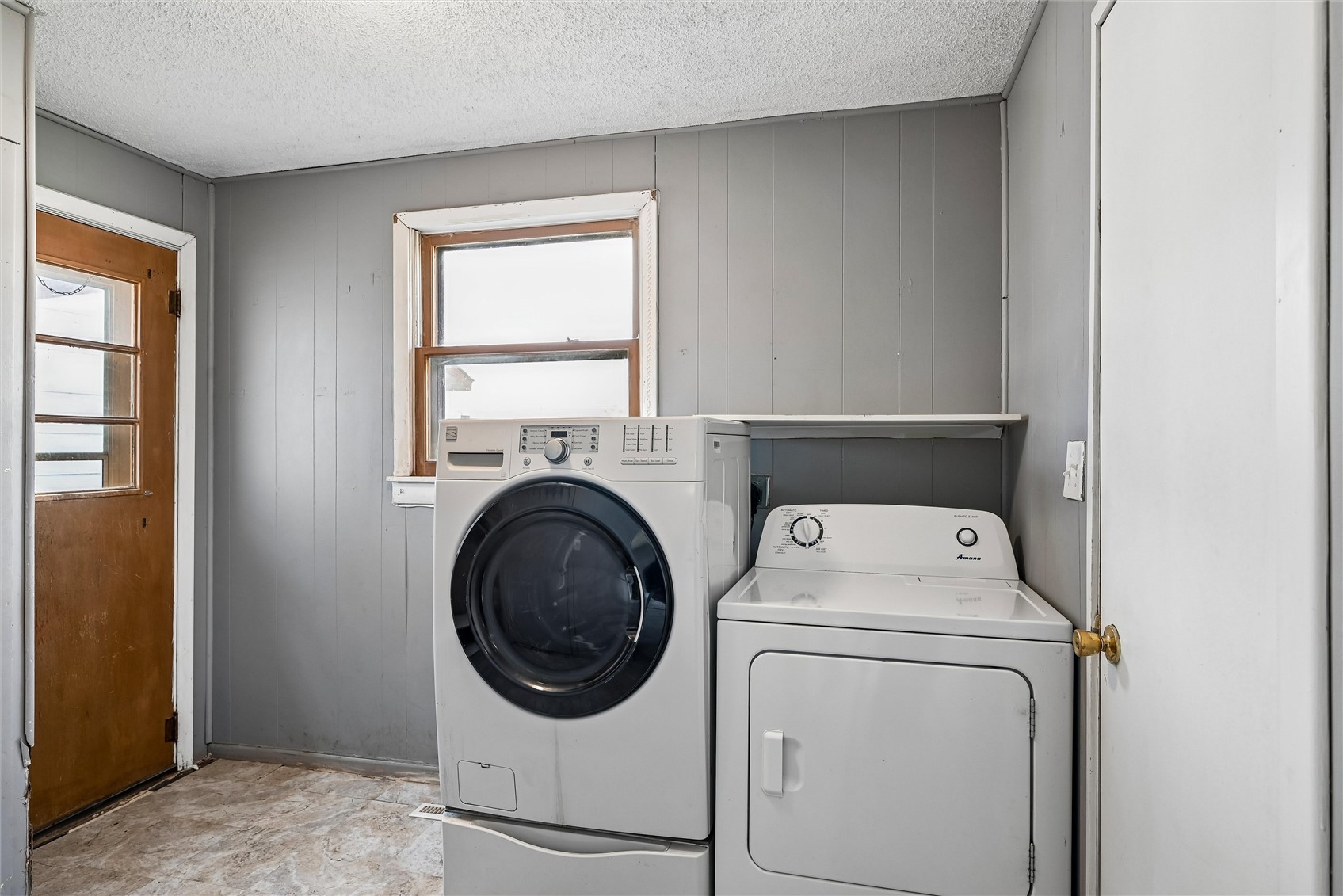 5930 Troy Mills Road Coggon IA 52218