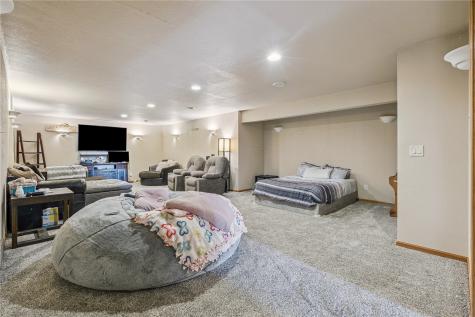 5057 Schwiebert Drive Walker IA 52352